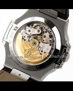 Patek Philippe Nautilus Calendrier Annuel réf.5726A - Image 6